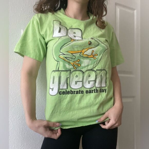 Vintage‎ Y2K Be Green Earth Day Frog Graphic Tshirt Size Medium - Picture 3 of 4